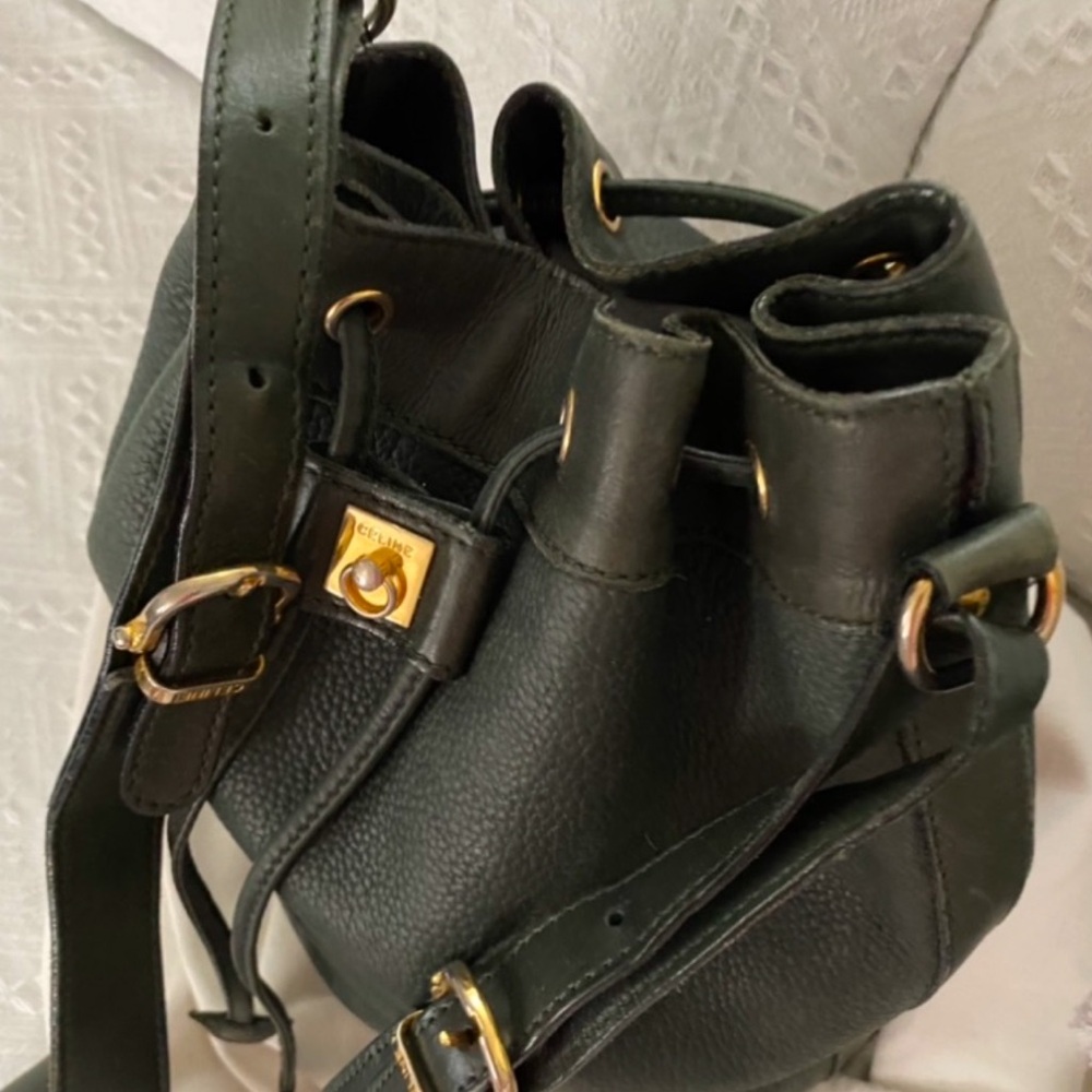 RARE~ Céline ~ Loden Tumbled Calfskin Bucket Bag with Scarlet Calfskin Interior - Picture 5 of 16